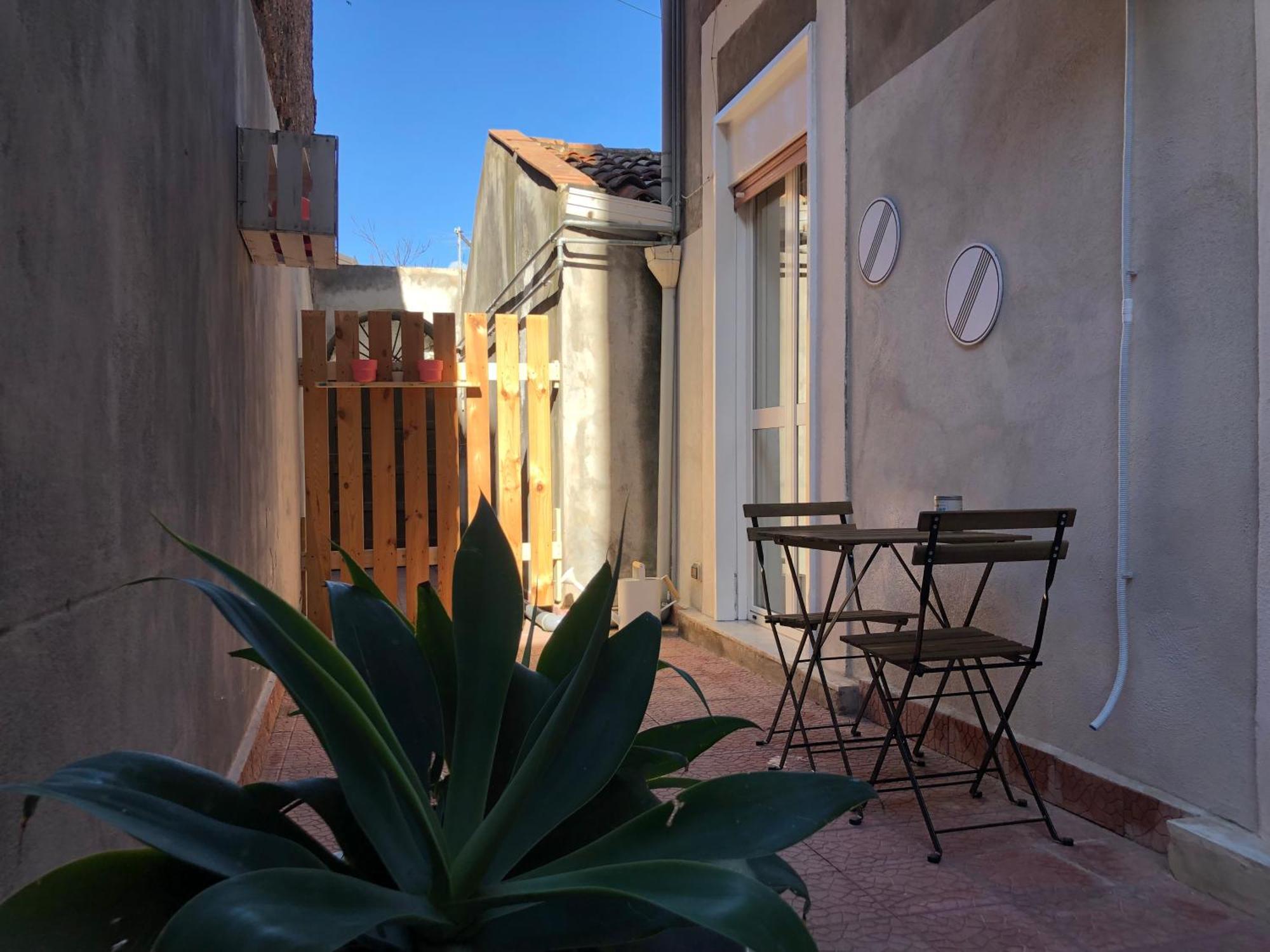 קטאניה Home Vicolo Lavico מראה חיצוני תמונה